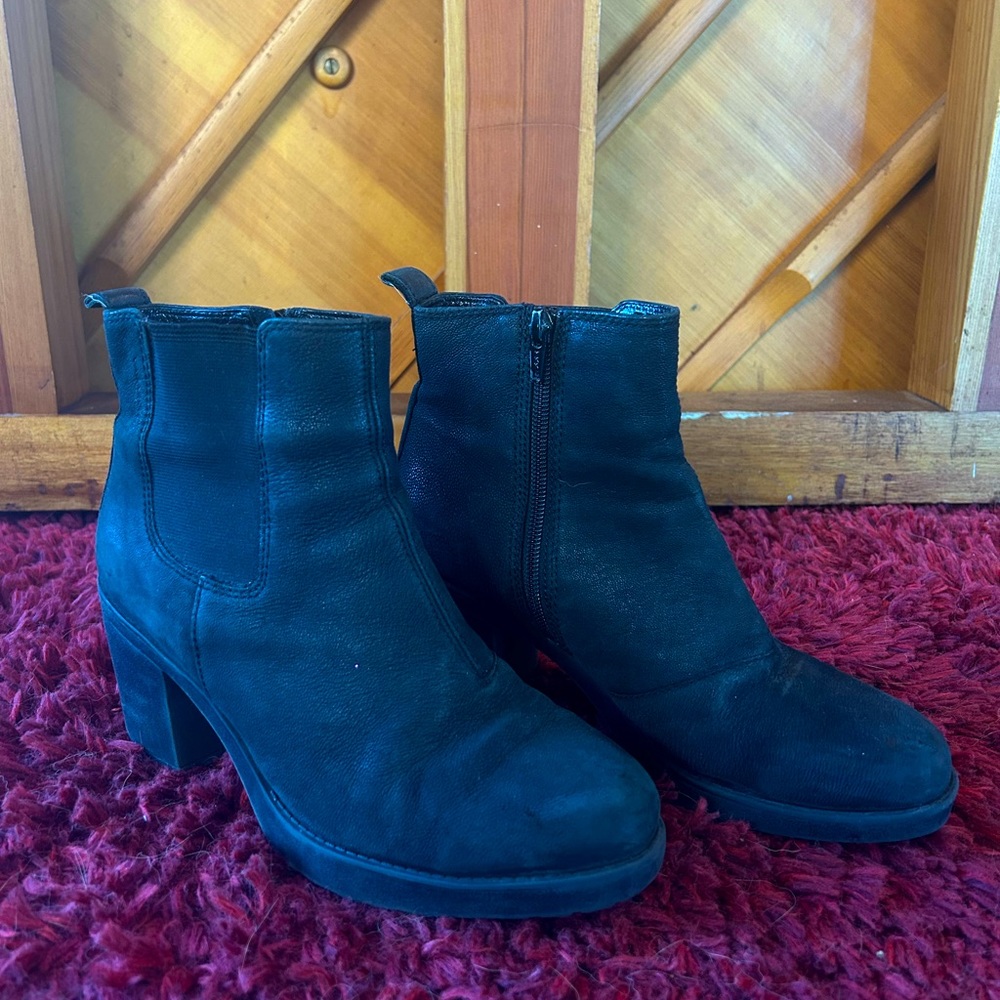 VAGABOND BLACK PLATFORM BOOTS SIZE 7 (38) WOMENS